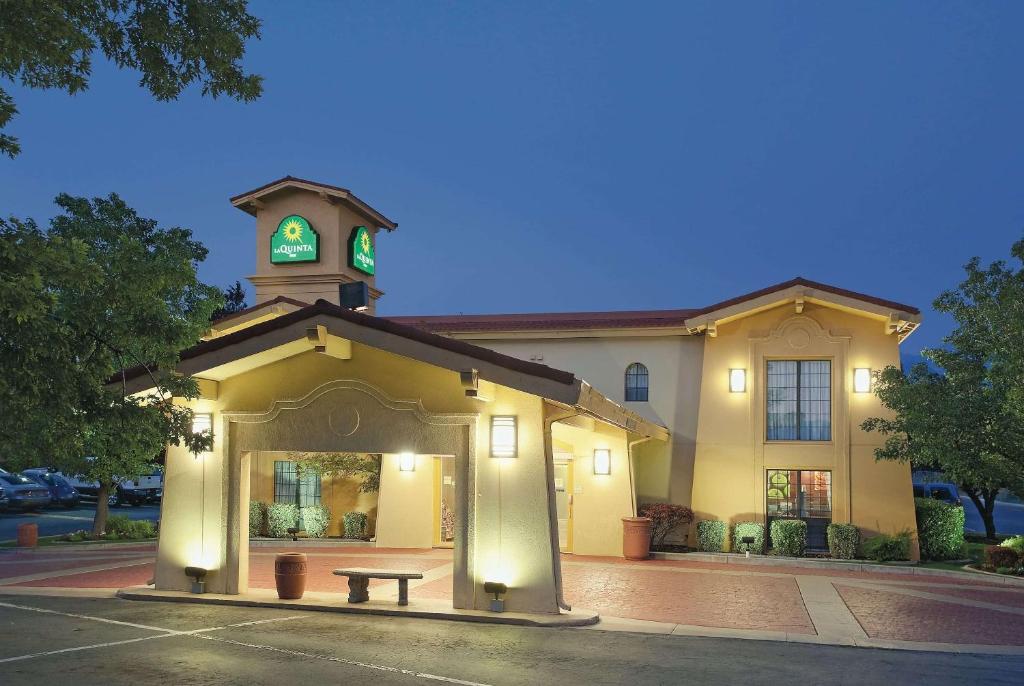 La Quinta Inn by Wyndham Salt Lake City Midvale Main image 1